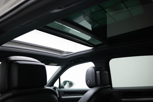 Porsche Cayenne 3.0 E-Hybrid |Pano|Krijt|SportChrono|Fabrieksgarantie t/m 2029|