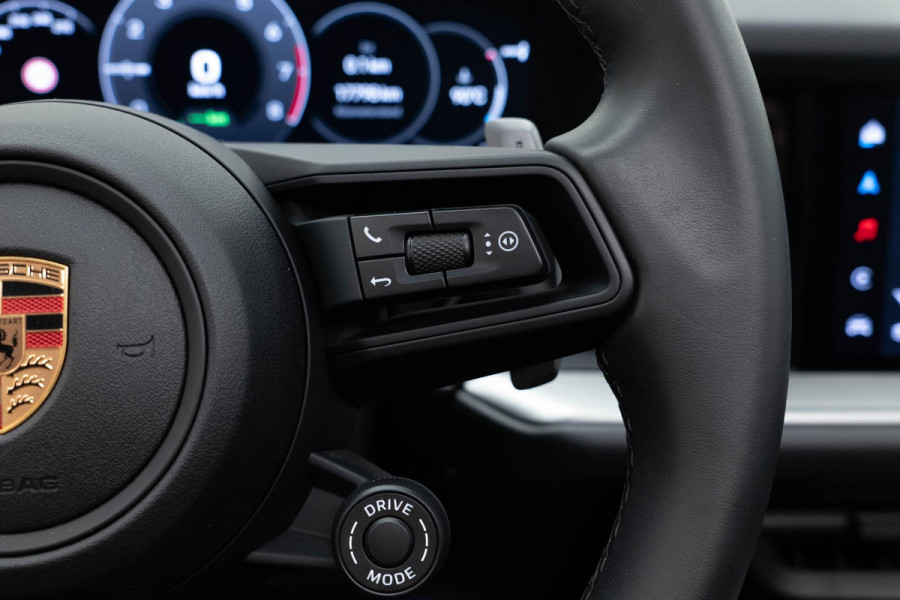 Porsche Cayenne 3.0 E-Hybrid |Pano|Krijt|SportChrono|Fabrieksgarantie t/m 2029|