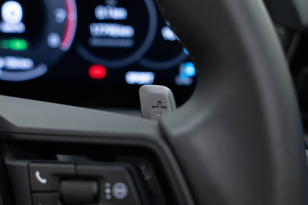 Porsche Cayenne 3.0 E-Hybrid |Pano|Krijt|SportChrono|Fabrieksgarantie t/m 2029|