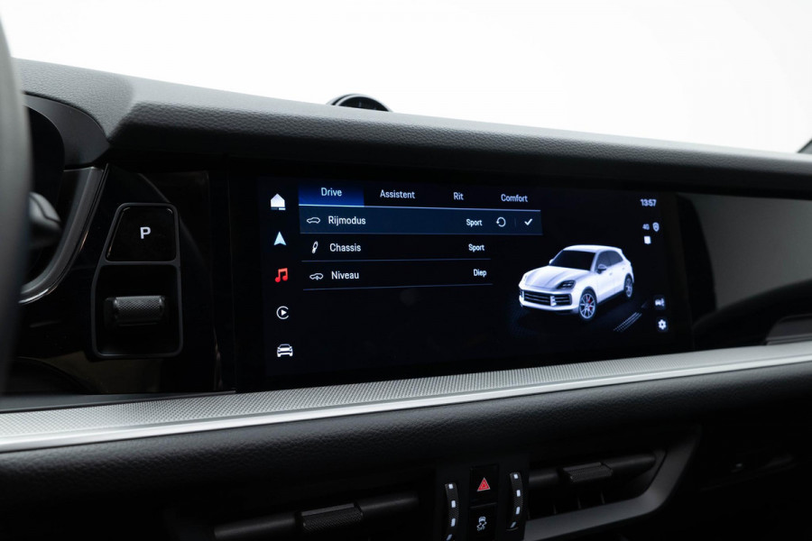 Porsche Cayenne 3.0 E-Hybrid |Pano|Krijt|SportChrono|Fabrieksgarantie t/m 2029|