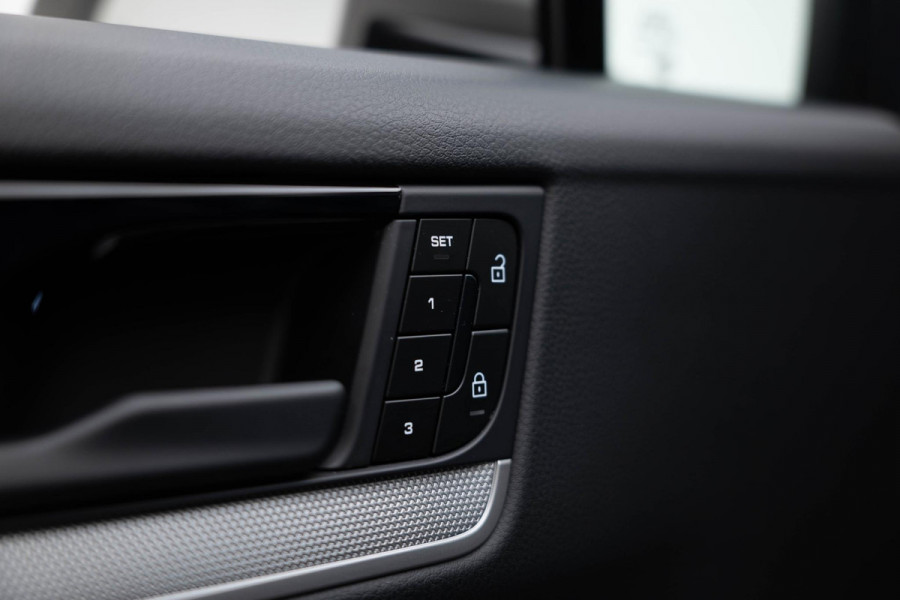 Porsche Cayenne 3.0 E-Hybrid |Pano|Krijt|SportChrono|Fabrieksgarantie t/m 2029|