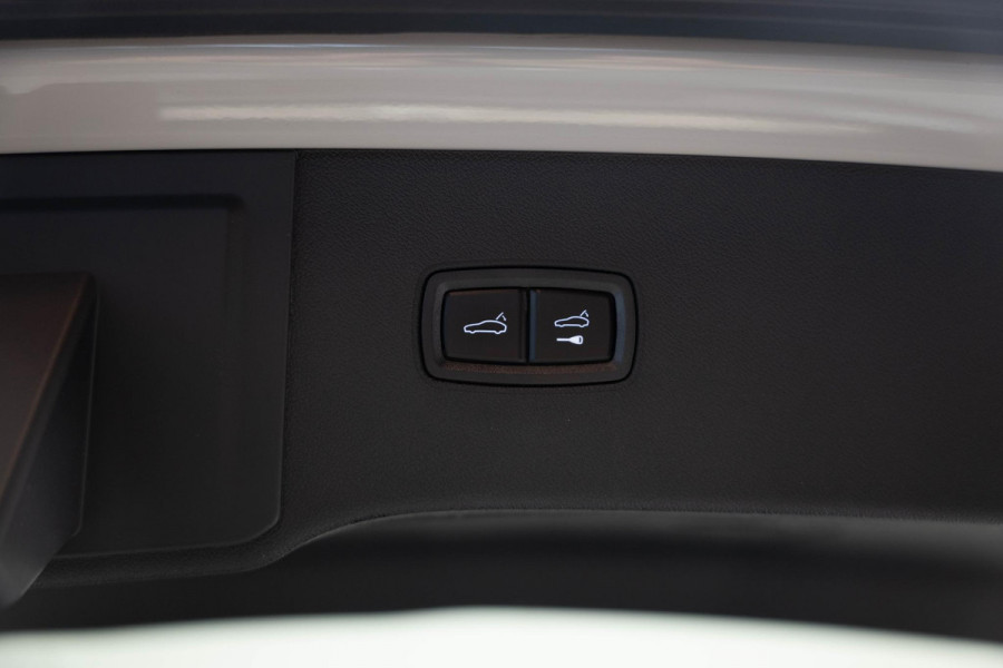 Porsche Cayenne 3.0 E-Hybrid |Pano|Krijt|SportChrono|Fabrieksgarantie t/m 2029|