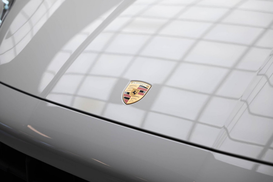 Porsche Cayenne 3.0 E-Hybrid |Pano|Krijt|SportChrono|Fabrieksgarantie t/m 2029|