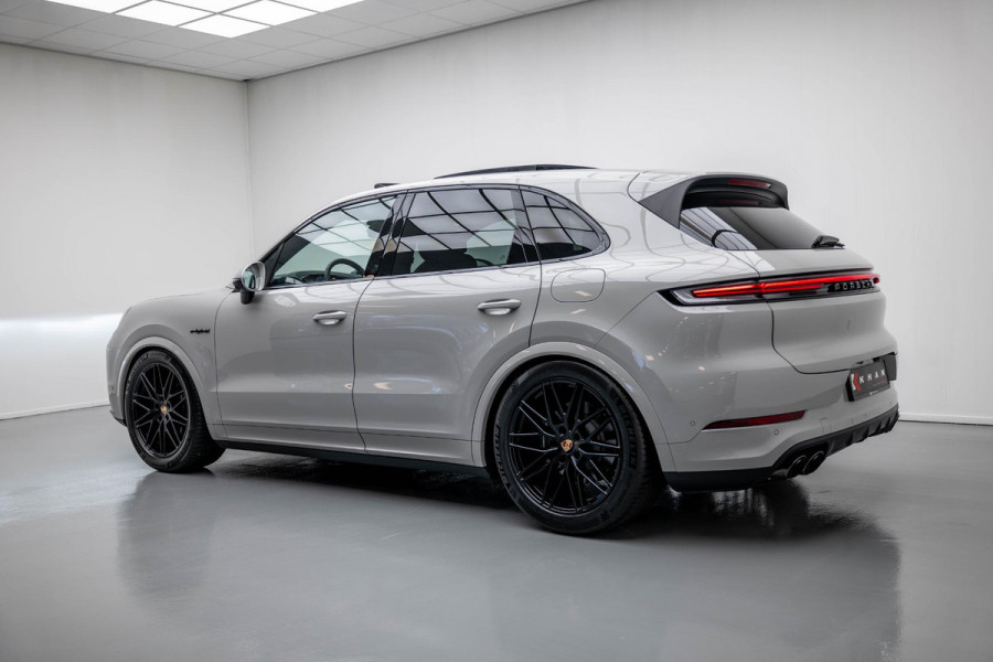 Porsche Cayenne 3.0 E-Hybrid |Pano|Krijt|SportChrono|Fabrieksgarantie t/m 2029|