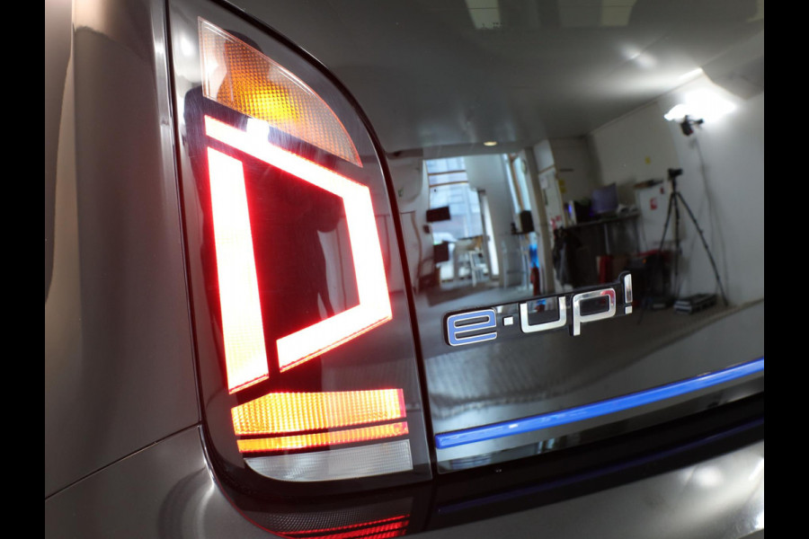 Volkswagen e-Up! e-up! Style 83PK | Navigatie via app | Cruise control | LM velgen | Acteruitrijcamera | Multifunctioneel stuurwiel | Volkswagen e-Up! e-up! Style 83PK | Navigatie via app | Cruise control | LM velgen | Acteruitrijcamera | Multifunctioneel stuurwiel |