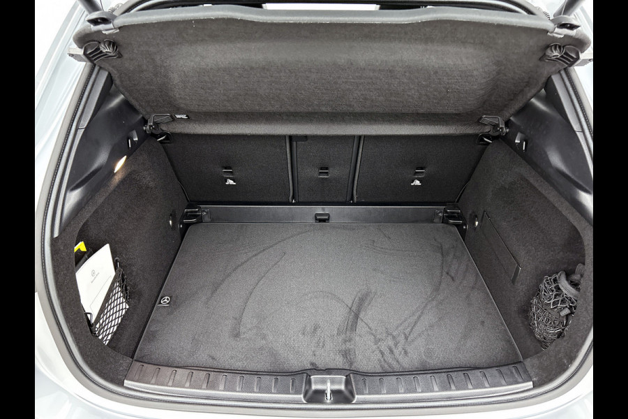 Mercedes-Benz GLA 180 Business Solution AMG | Trekhaak | GUARD 360 ° Vehicle protection Plus | Advanced Sound System | MULTIBEAM LED | Dodehoekassistent | Keyless-Go comfortpakket | EASY PACK achterklep | Mercedes-Benz GLA 180 Business Solution AMG | Trekhaak | GUARD 360 ° Vehicle protection Plus | Advanced Sound System | MULTIBEAM LED | Dodehoekassistent | Keyless-Go comfortpakket | EASY PACK achterklep |