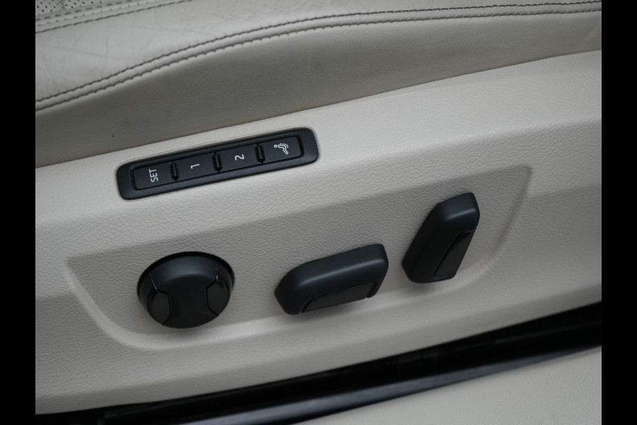 Škoda Superb Combi 1.4 TSI iV Laurin & Klement Plug In Hybrid 218pk Dealer O.H PHEV | Panodak | Adaptive Cruise | Lederen Stoelen Memory & Massage & Ventilatie | Canton Audio | Apple Carplay | Stuur & Stoelen Verwarmd | Keyless | Virtual | Navigatie | DAB |