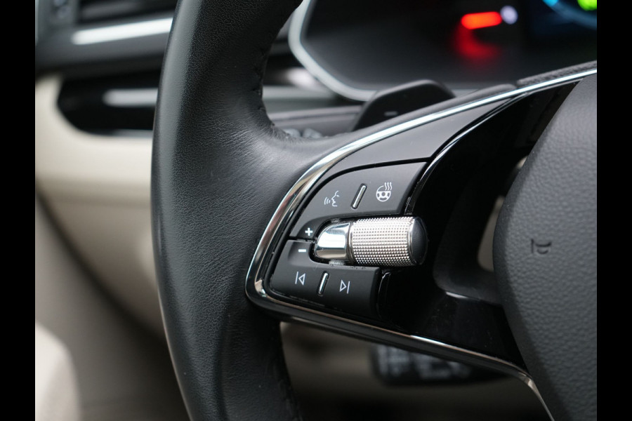 Škoda Superb Combi 1.4 TSI iV Laurin & Klement Plug In Hybrid 218pk Dealer O.H PHEV | Panodak | Adaptive Cruise | Lederen Stoelen Memory & Massage & Ventilatie | Canton Audio | Apple Carplay | Stuur & Stoelen Verwarmd | Keyless | Virtual | Navigatie | DAB |