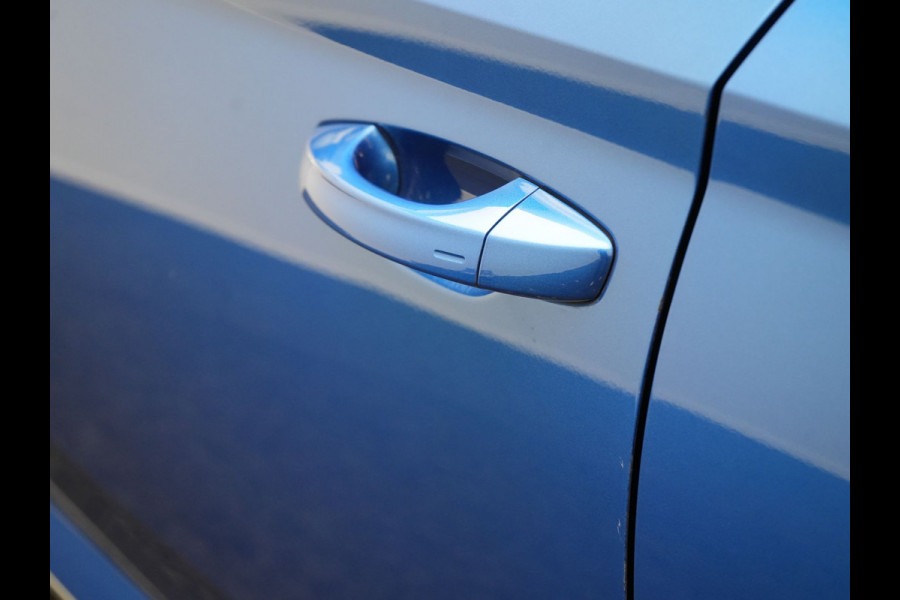 Škoda Superb Combi 1.4 TSI iV Laurin & Klement Plug In Hybrid 218pk Dealer O.H PHEV | Panodak | Adaptive Cruise | Lederen Stoelen Memory & Massage & Ventilatie | Canton Audio | Apple Carplay | Stuur & Stoelen Verwarmd | Keyless | Virtual | Navigatie | DAB |