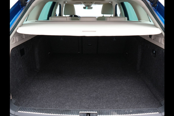 Škoda Superb Combi 1.4 TSI iV Laurin & Klement Plug In Hybrid 218pk Dealer O.H PHEV | Panodak | Adaptive Cruise | Lederen Stoelen Memory & Massage & Ventilatie | Canton Audio | Apple Carplay | Stuur & Stoelen Verwarmd | Keyless | Virtual | Navigatie | DAB |