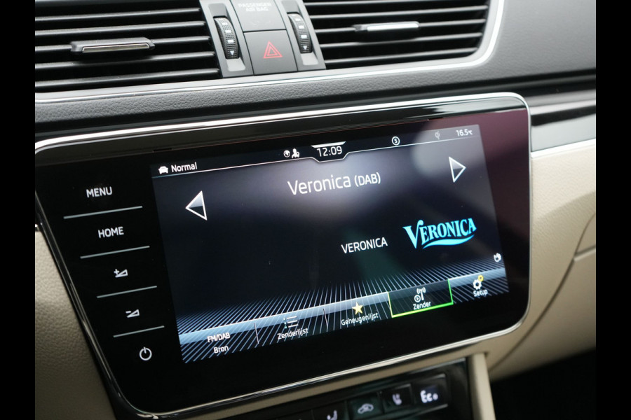Škoda Superb Combi 1.4 TSI iV Laurin & Klement Plug In Hybrid 218pk Dealer O.H PHEV | Panodak | Adaptive Cruise | Lederen Stoelen Memory & Massage & Ventilatie | Canton Audio | Apple Carplay | Stuur & Stoelen Verwarmd | Keyless | Virtual | Navigatie | DAB |