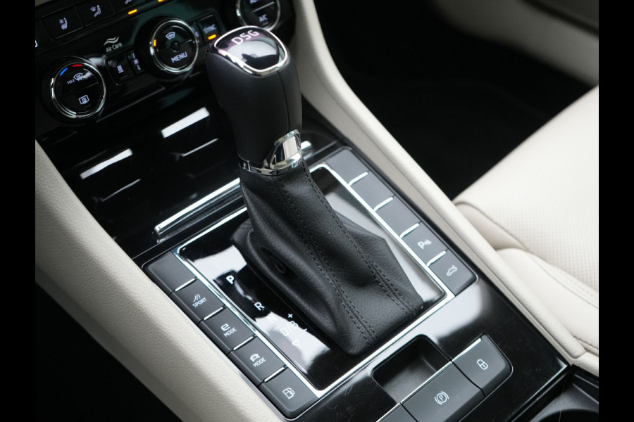 Škoda Superb Combi 1.4 TSI iV Laurin & Klement Plug In Hybrid 218pk Dealer O.H PHEV | Panodak | Adaptive Cruise | Lederen Stoelen Memory & Massage & Ventilatie | Canton Audio | Apple Carplay | Stuur & Stoelen Verwarmd | Keyless | Virtual | Navigatie | DAB |
