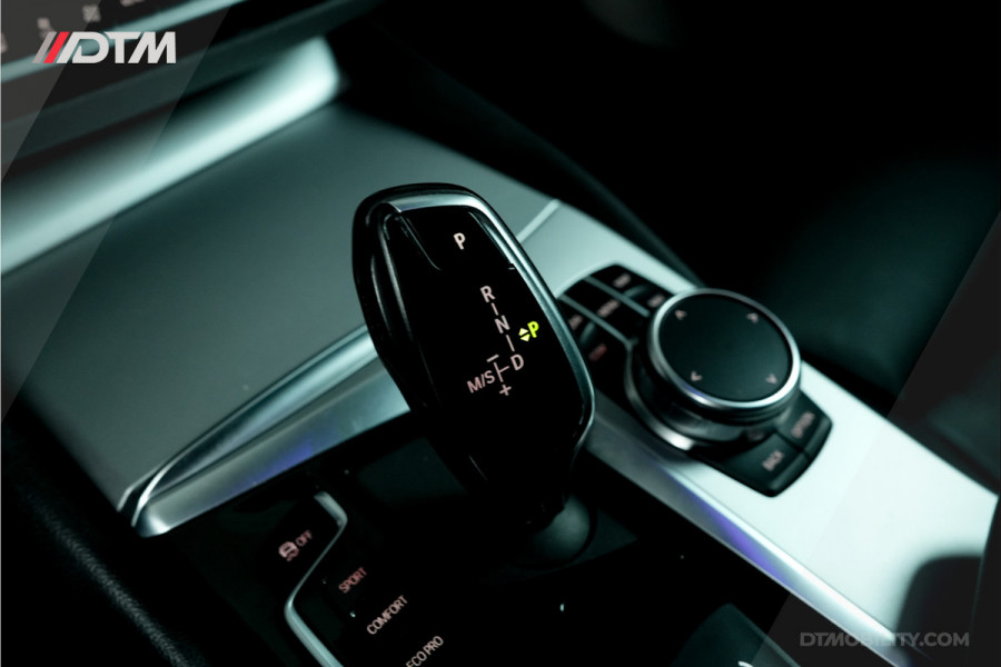 BMW 5 Serie Touring 525d High Executive | Panoramadak | Stoeverkl. | 360 |