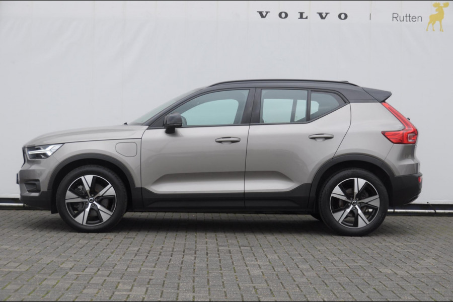 Volvo XC40 T4 211PK Automaat Recharge R-Design / Keyless entry / Elektrische achterklep / Leder met alcantara interieur / Parkeersensoren met camera / Stoel - en stuurwielverwarming / Apple carplay