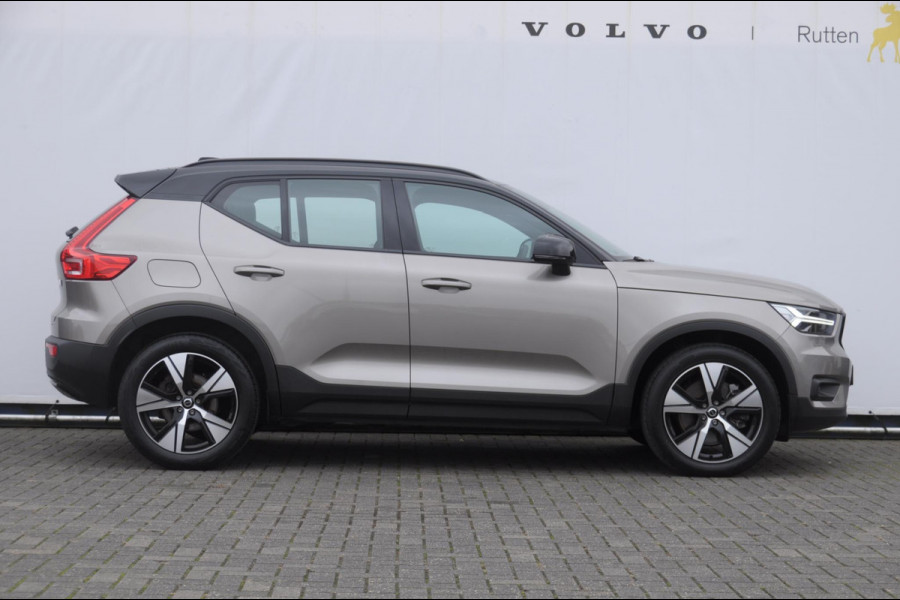 Volvo XC40 T4 211PK Automaat Recharge R-Design / Keyless entry / Elektrische achterklep / Leder met alcantara interieur / Parkeersensoren met camera / Stoel - en stuurwielverwarming / Apple carplay