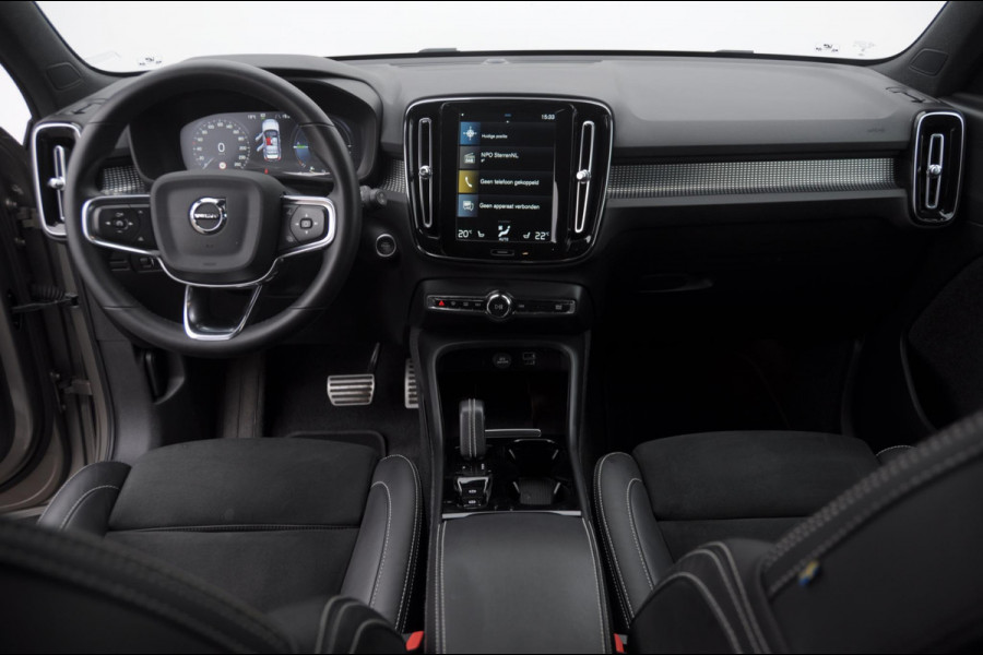 Volvo XC40 T4 211PK Automaat Recharge R-Design / Keyless entry / Elektrische achterklep / Leder met alcantara interieur / Parkeersensoren met camera / Stoel - en stuurwielverwarming / Apple carplay