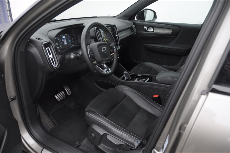 Volvo XC40 T4 211PK Automaat Recharge R-Design / Keyless entry / Elektrische achterklep / Leder met alcantara interieur / Parkeersensoren met camera / Stoel - en stuurwielverwarming / Apple carplay