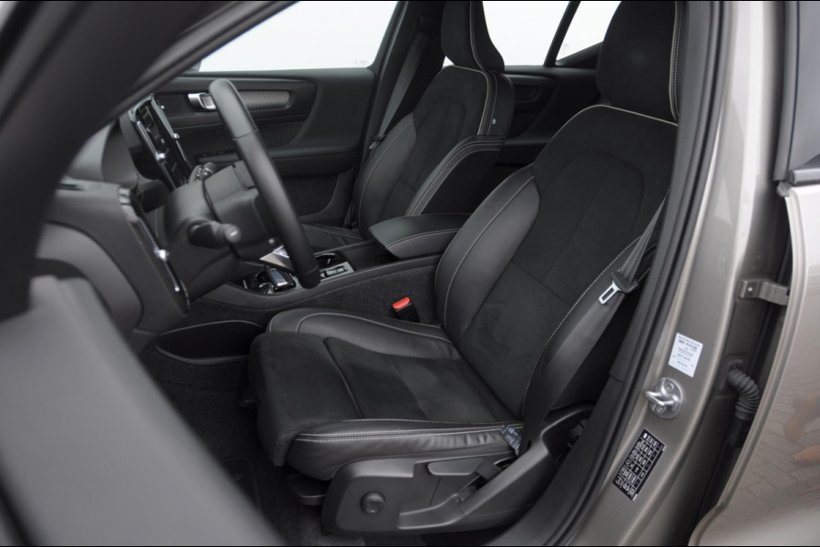 Volvo XC40 T4 211PK Automaat Recharge R-Design / Keyless entry / Elektrische achterklep / Leder met alcantara interieur / Parkeersensoren met camera / Stoel - en stuurwielverwarming / Apple carplay