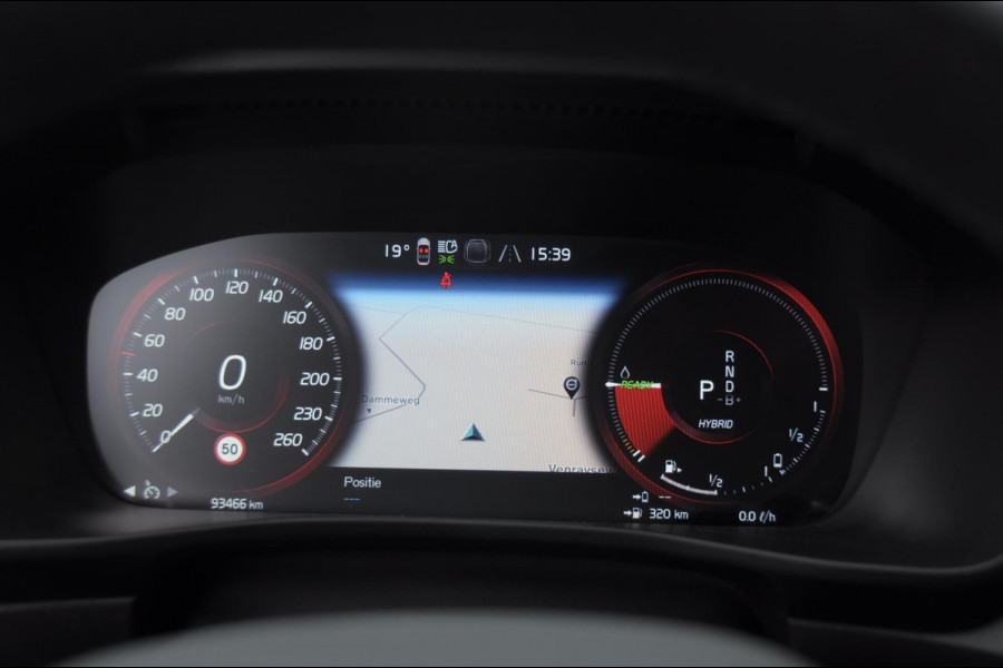 Volvo XC40 T4 211PK Automaat Recharge R-Design / Keyless entry / Elektrische achterklep / Leder met alcantara interieur / Parkeersensoren met camera / Stoel - en stuurwielverwarming / Apple carplay
