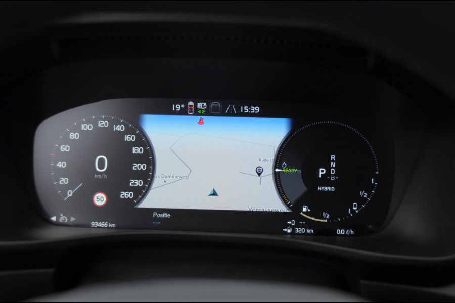 Volvo XC40 T4 211PK Automaat Recharge R-Design / Keyless entry / Elektrische achterklep / Leder met alcantara interieur / Parkeersensoren met camera / Stoel - en stuurwielverwarming / Apple carplay