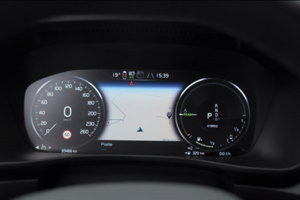 Volvo XC40 T4 211PK Automaat Recharge R-Design / Keyless entry / Elektrische achterklep / Leder met alcantara interieur / Parkeersensoren met camera / Stoel - en stuurwielverwarming / Apple carplay