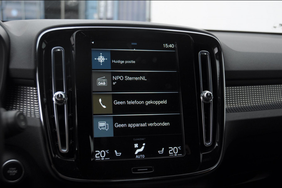 Volvo XC40 T4 211PK Automaat Recharge R-Design / Keyless entry / Elektrische achterklep / Leder met alcantara interieur / Parkeersensoren met camera / Stoel - en stuurwielverwarming / Apple carplay