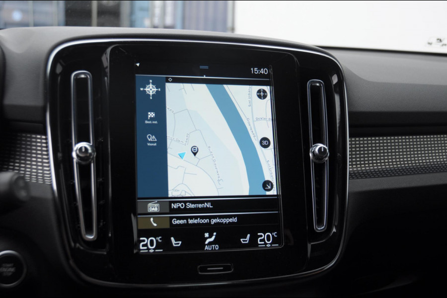 Volvo XC40 T4 211PK Automaat Recharge R-Design / Keyless entry / Elektrische achterklep / Leder met alcantara interieur / Parkeersensoren met camera / Stoel - en stuurwielverwarming / Apple carplay