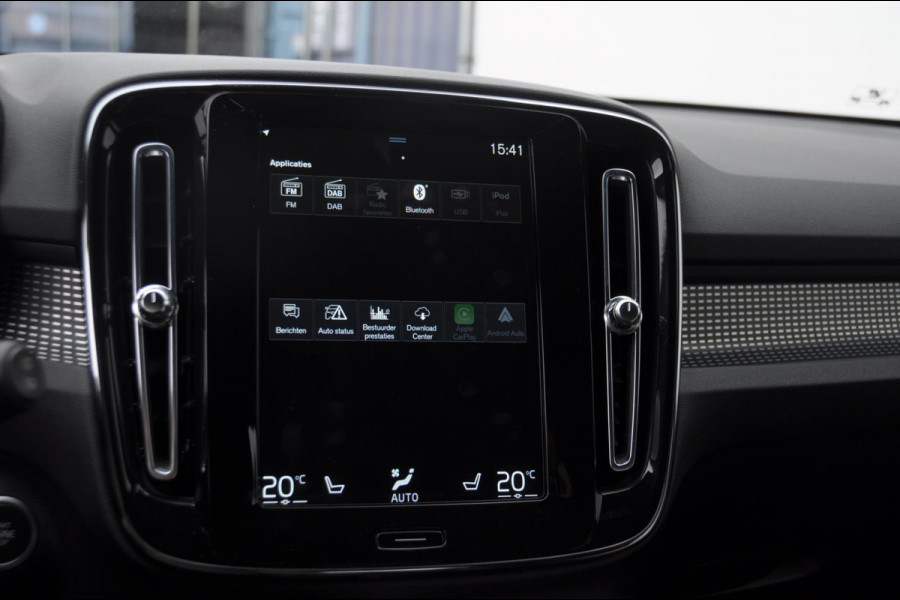 Volvo XC40 T4 211PK Automaat Recharge R-Design / Keyless entry / Elektrische achterklep / Leder met alcantara interieur / Parkeersensoren met camera / Stoel - en stuurwielverwarming / Apple carplay