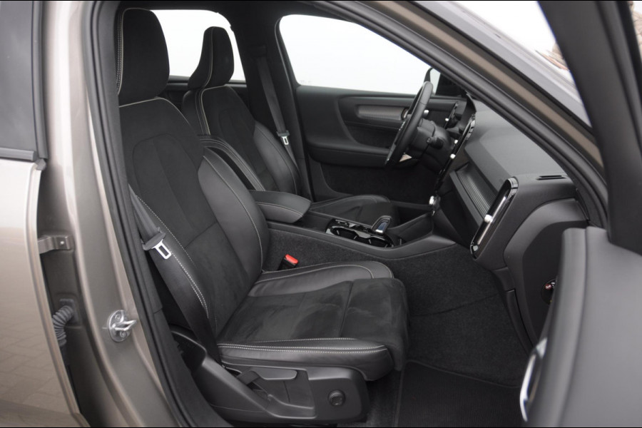 Volvo XC40 T4 211PK Automaat Recharge R-Design / Keyless entry / Elektrische achterklep / Leder met alcantara interieur / Parkeersensoren met camera / Stoel - en stuurwielverwarming / Apple carplay
