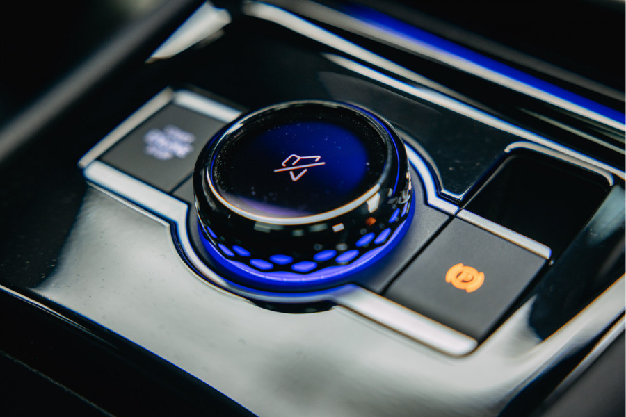 Volkswagen Tiguan 1.5 eTSI R-Line Edition | Stoelmassage | Pano | Head-Up | Stoelverwarming en verkoeling |