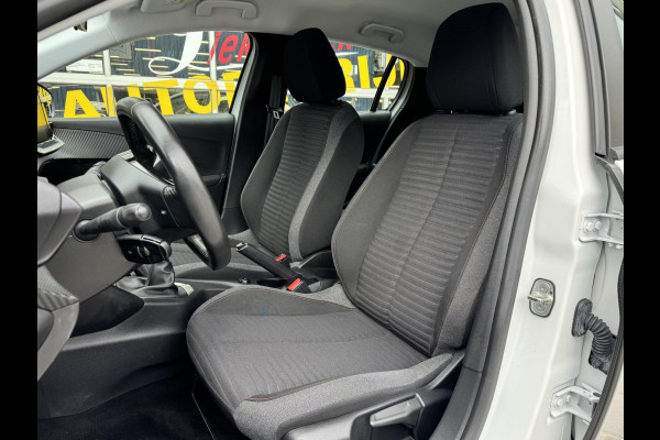 Peugeot 208 1.2 PureTech Active Pack - Apple CarPlay / Navigatie I Airco I LED I PDC I 54.200 KM - Dealer onderhouden Peugeot 208 1.2 PureTech Active Pack - Apple CarPlay / Navigatie I Airco I LED I PDC I 54.200 KM - Dealer onderhouden