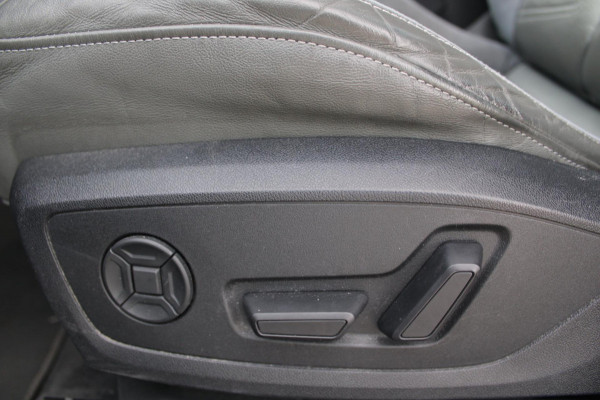 Audi Q3 35 TFSI S-Line | Pano | Sfeer | Matrix | Stoelverwarming Audi Q3 35 TFSI S-Line | Pano | Sfeer | Matrix | Stoelverwarming