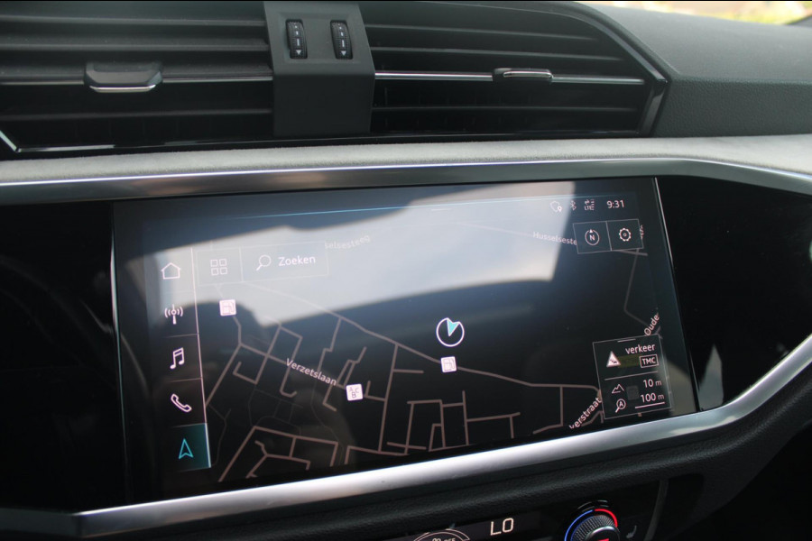 Audi Q3 35 TFSI S-Line | Pano | Sfeer | Matrix | Stoelverwarming Audi Q3 35 TFSI S-Line | Pano | Sfeer | Matrix | Stoelverwarming