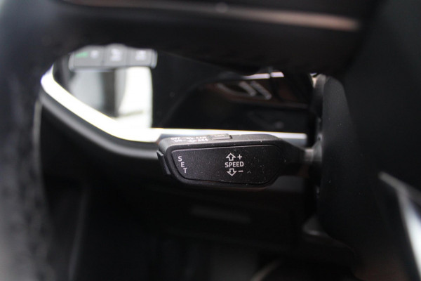 Audi Q3 35 TFSI S-Line | Pano | Sfeer | Matrix | Stoelverwarming Audi Q3 35 TFSI S-Line | Pano | Sfeer | Matrix | Stoelverwarming