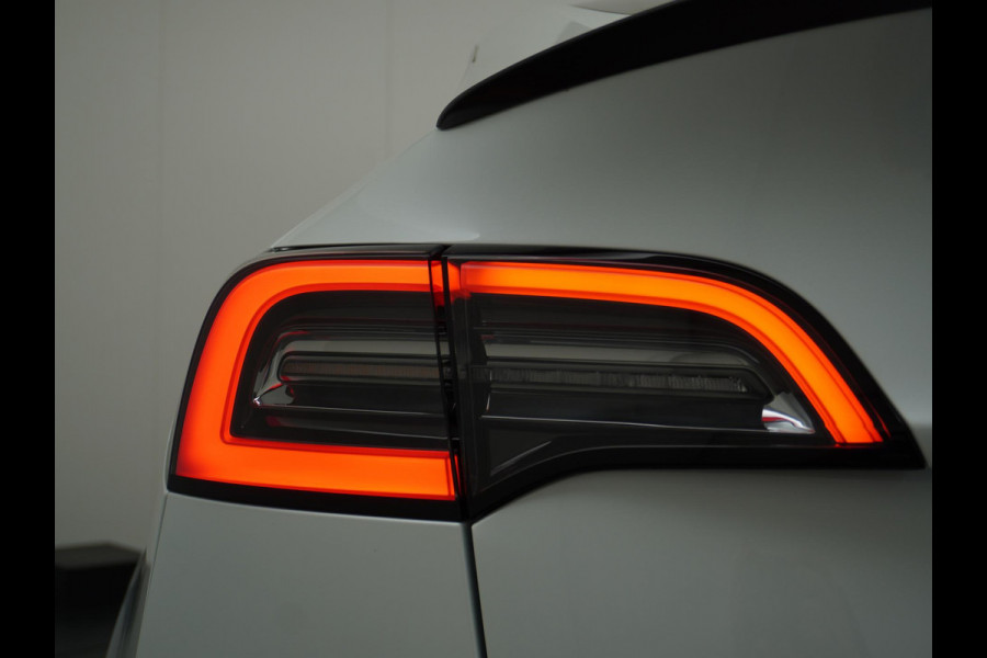 Tesla Model Y Performance AWD 75 kWh AUTOPILOT | LEDER | PANO | TESLA GARANTIE T/M 6-2026 Tesla Model Y Performance AWD 75 kWh AUTOPILOT | LEDER | PANO | TESLA GARANTIE T/M 6-2026