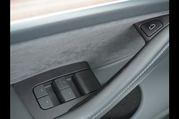 Tesla Model Y Performance AWD 75 kWh AUTOPILOT | LEDER | PANO | TESLA GARANTIE T/M 6-2026 Tesla Model Y Performance AWD 75 kWh AUTOPILOT | LEDER | PANO | TESLA GARANTIE T/M 6-2026