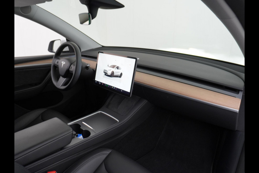 Tesla Model Y Performance AWD 75 kWh AUTOPILOT | LEDER | PANO | TESLA GARANTIE T/M 6-2026 Tesla Model Y Performance AWD 75 kWh AUTOPILOT | LEDER | PANO | TESLA GARANTIE T/M 6-2026