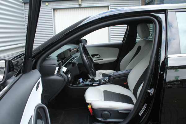 Mercedes-Benz A-Klasse 160 109pk Advantage Widescreen Leder Clima Cruise Navi Camera LMV Mercedes-Benz A-Klasse 160 109pk Advantage Widescreen Leder Clima Cruise Navi Camera LMV