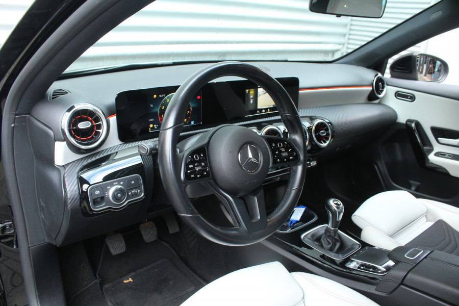 Mercedes-Benz A-Klasse 160 109pk Advantage Widescreen Leder Clima Cruise Navi Camera LMV Mercedes-Benz A-Klasse 160 109pk Advantage Widescreen Leder Clima Cruise Navi Camera LMV