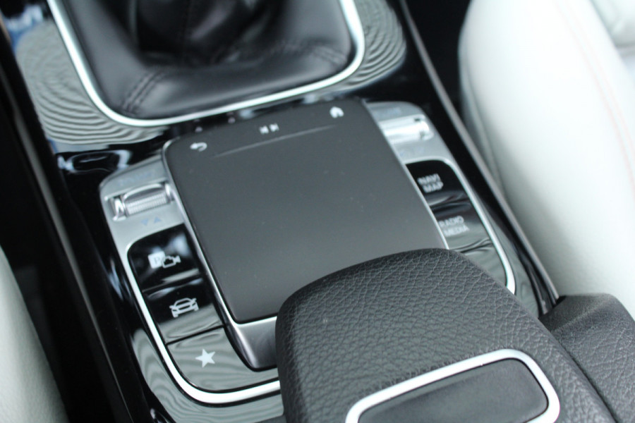 Mercedes-Benz A-Klasse 160 109pk Advantage Widescreen Leder Clima Cruise Navi Camera LMV Mercedes-Benz A-Klasse 160 109pk Advantage Widescreen Leder Clima Cruise Navi Camera LMV