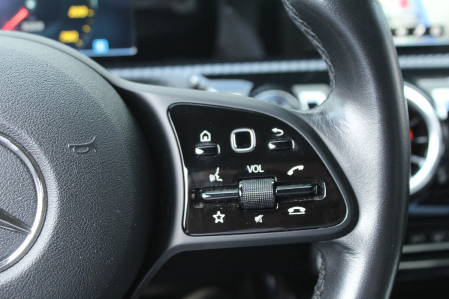 Mercedes-Benz A-Klasse 160 109pk Advantage Widescreen Leder Clima Cruise Navi Camera LMV Mercedes-Benz A-Klasse 160 109pk Advantage Widescreen Leder Clima Cruise Navi Camera LMV