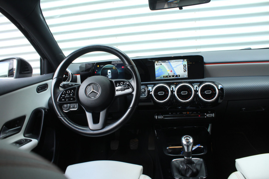 Mercedes-Benz A-Klasse 160 109pk Advantage Widescreen Leder Clima Cruise Navi Camera LMV Mercedes-Benz A-Klasse 160 109pk Advantage Widescreen Leder Clima Cruise Navi Camera LMV