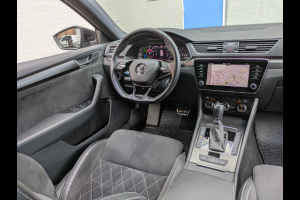 Škoda Superb 1.4 TSI iV Sportline Plug-in|Memory|Matrix-LED|Alcantara|Keyless-Entry/Go|Adaptive-Cruise|Stoel/Stuurverw.|Blindspot Škoda Superb 1.4 TSI iV Sportline Plug-in|Memory|Matrix-LED|Alcantara|Keyless-Entry/Go|Adaptive-Cruise|Stoel/Stuurverw.|Blindspot