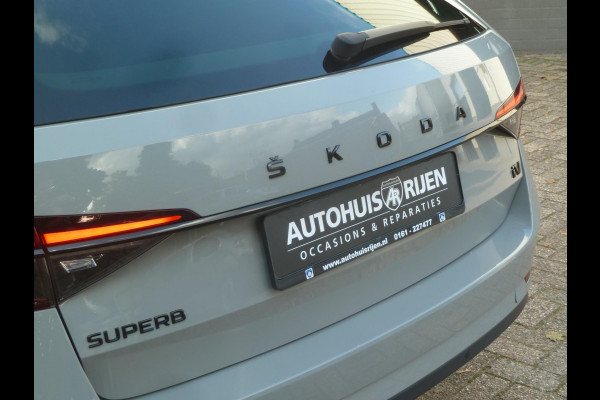 Škoda Superb 1.4 TSI iV Sportline Plug-in|Memory|Matrix-LED|Alcantara|Keyless-Entry/Go|Adaptive-Cruise|Stoel/Stuurverw.|Blindspot Škoda Superb 1.4 TSI iV Sportline Plug-in|Memory|Matrix-LED|Alcantara|Keyless-Entry/Go|Adaptive-Cruise|Stoel/Stuurverw.|Blindspot