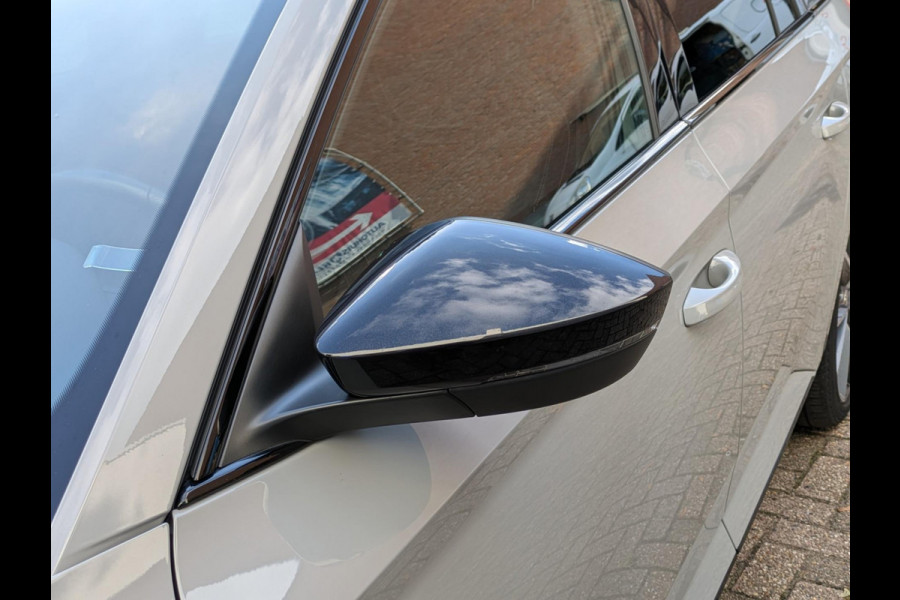 Škoda Superb 1.4 TSI iV Sportline Plug-in|Memory|Matrix-LED|Alcantara|Keyless-Entry/Go|Adaptive-Cruise|Stoel/Stuurverw.|Blindspot Škoda Superb 1.4 TSI iV Sportline Plug-in|Memory|Matrix-LED|Alcantara|Keyless-Entry/Go|Adaptive-Cruise|Stoel/Stuurverw.|Blindspot