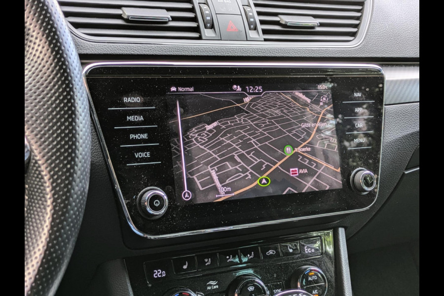 Škoda Superb 1.4 TSI iV Sportline Plug-in|Memory|Matrix-LED|Alcantara|Keyless-Entry/Go|Adaptive-Cruise|Stoel/Stuurverw.|Blindspot Škoda Superb 1.4 TSI iV Sportline Plug-in|Memory|Matrix-LED|Alcantara|Keyless-Entry/Go|Adaptive-Cruise|Stoel/Stuurverw.|Blindspot
