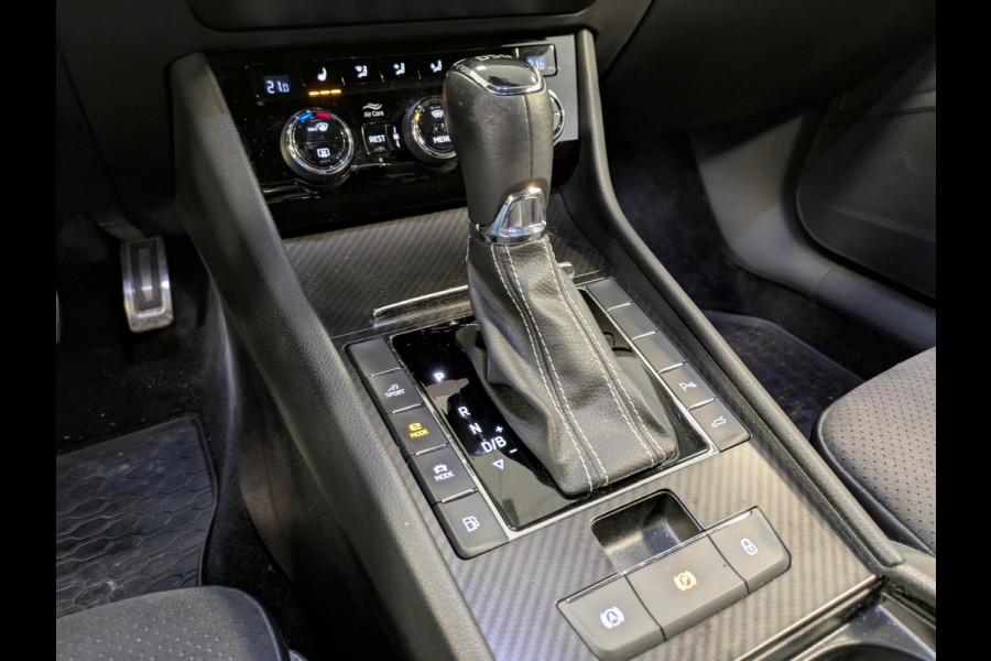 Škoda Superb 1.4 TSI iV Sportline Plug-in|Memory|Matrix-LED|Alcantara|Keyless-Entry/Go|Adaptive-Cruise|Stoel/Stuurverw.|Blindspot Škoda Superb 1.4 TSI iV Sportline Plug-in|Memory|Matrix-LED|Alcantara|Keyless-Entry/Go|Adaptive-Cruise|Stoel/Stuurverw.|Blindspot