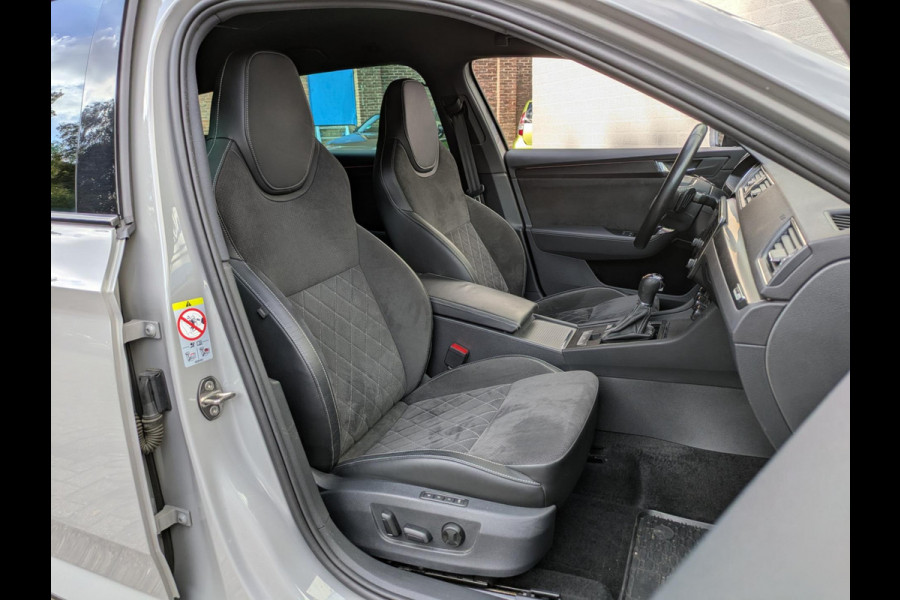 Škoda Superb 1.4 TSI iV Sportline Plug-in|Memory|Matrix-LED|Alcantara|Keyless-Entry/Go|Adaptive-Cruise|Stoel/Stuurverw.|Blindspot Škoda Superb 1.4 TSI iV Sportline Plug-in|Memory|Matrix-LED|Alcantara|Keyless-Entry/Go|Adaptive-Cruise|Stoel/Stuurverw.|Blindspot