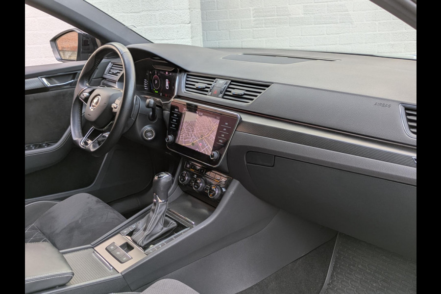 Škoda Superb 1.4 TSI iV Sportline Plug-in|Memory|Matrix-LED|Alcantara|Keyless-Entry/Go|Adaptive-Cruise|Stoel/Stuurverw.|Blindspot Škoda Superb 1.4 TSI iV Sportline Plug-in|Memory|Matrix-LED|Alcantara|Keyless-Entry/Go|Adaptive-Cruise|Stoel/Stuurverw.|Blindspot