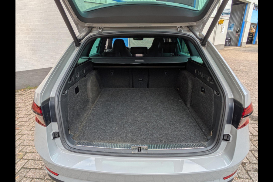 Škoda Superb 1.4 TSI iV Sportline Plug-in|Memory|Matrix-LED|Alcantara|Keyless-Entry/Go|Adaptive-Cruise|Stoel/Stuurverw.|Blindspot Škoda Superb 1.4 TSI iV Sportline Plug-in|Memory|Matrix-LED|Alcantara|Keyless-Entry/Go|Adaptive-Cruise|Stoel/Stuurverw.|Blindspot